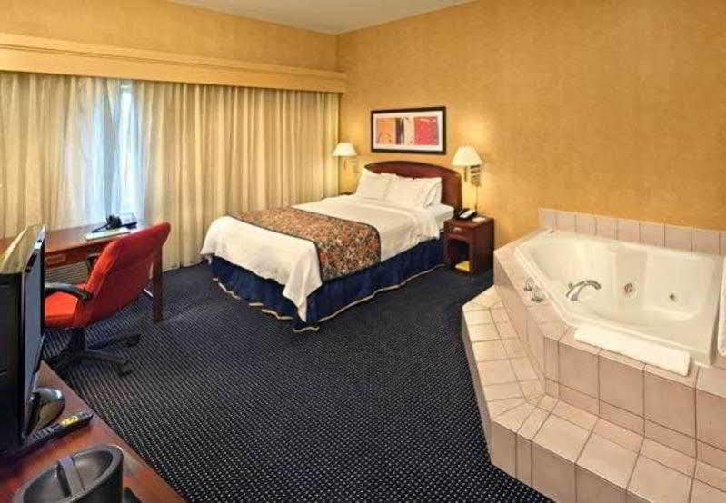 Courtyard By Marriott Norwich Hotel Kültér fotó