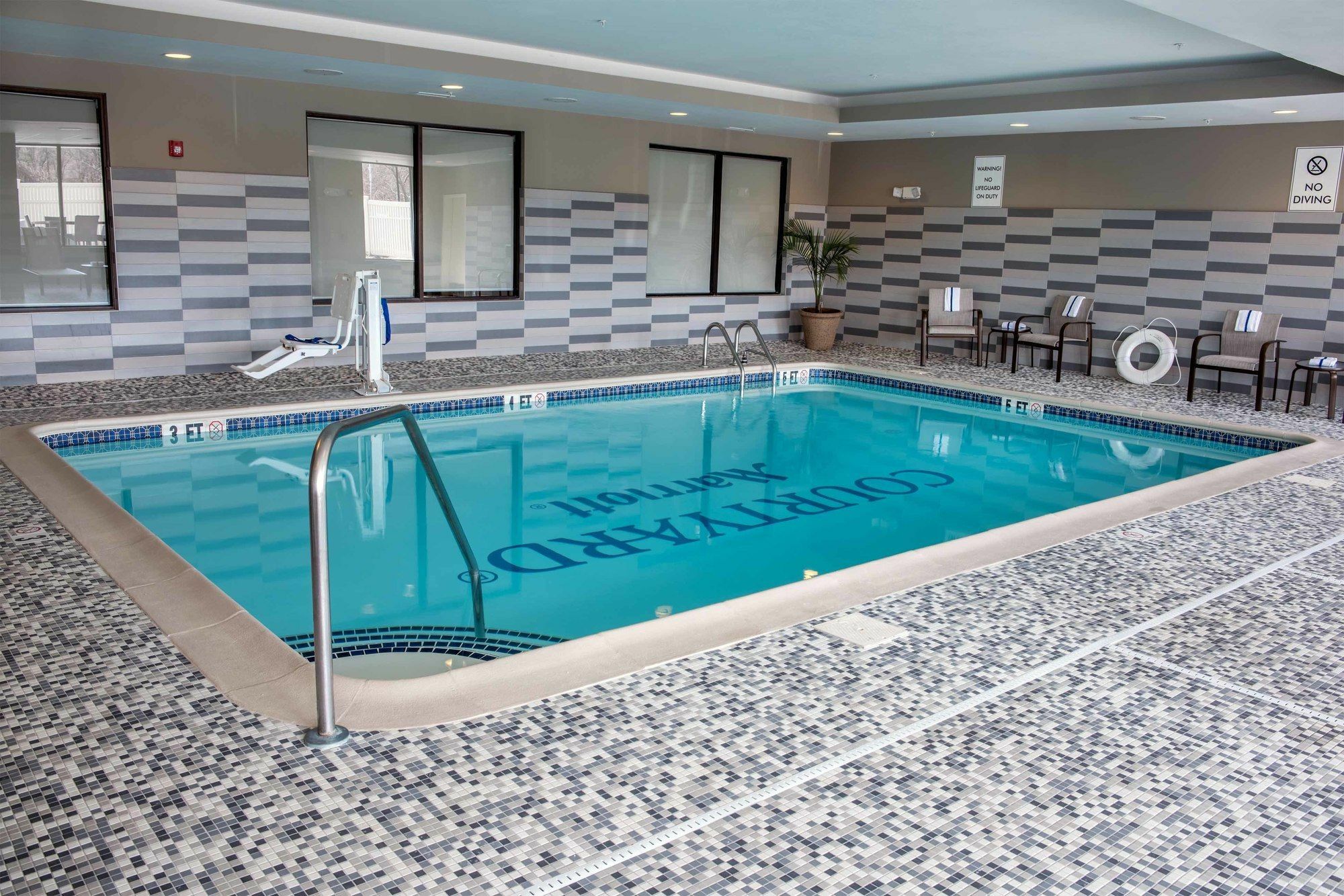 Courtyard By Marriott Norwich Hotel Kültér fotó